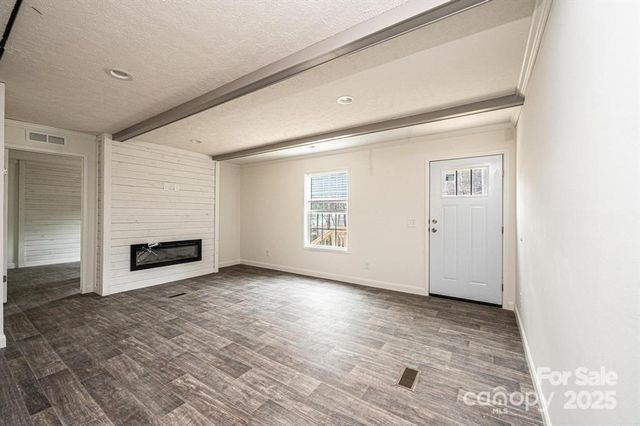 118 River Ridge Lane, Hickory, NC 28601
