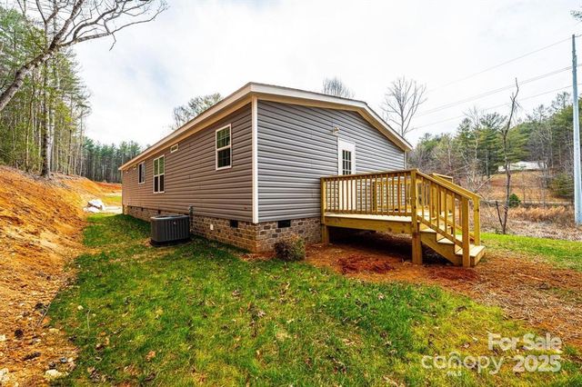 118 River Ridge Lane, Hickory, NC 28601