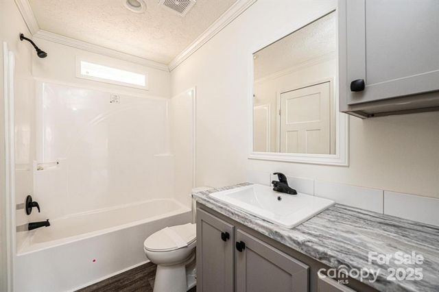118 River Ridge Lane, Hickory, NC 28601