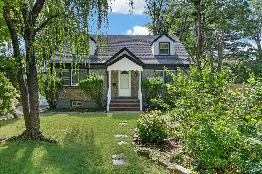 343 Sylvan Lane, Westbury, NY 11590 — exterior