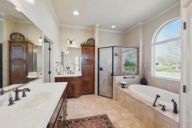 5609 Flagstick Drive, Granbury, TX 76049