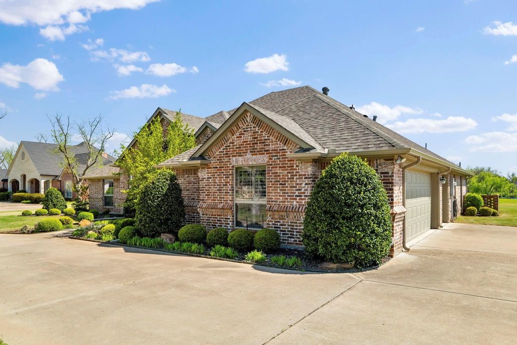5609 Flagstick Drive, Granbury, TX 76049 — photo 3