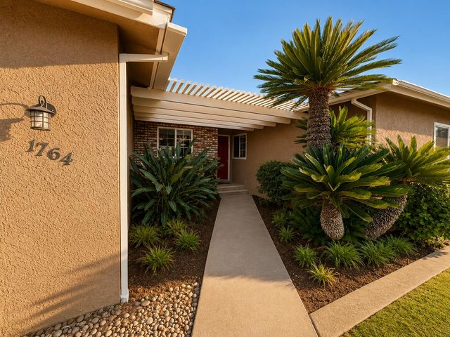1764 Purvis Avenue, Clovis, CA 93611