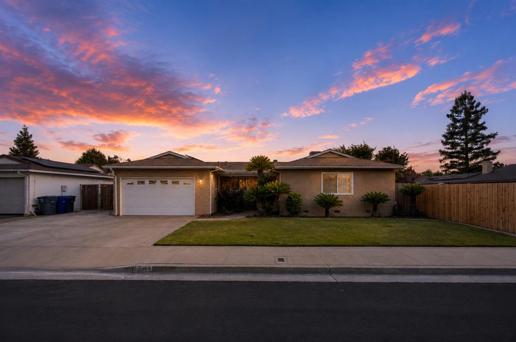 1764 Purvis Avenue, Clovis, CA 93611