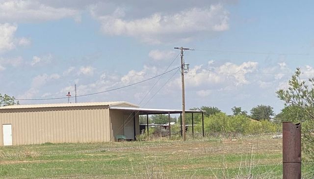 16064 N Sunflower Ave, Gardendale, TX 79758