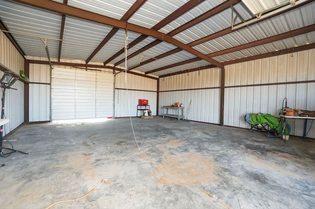 16064 N Sunflower Ave, Gardendale, TX 79758