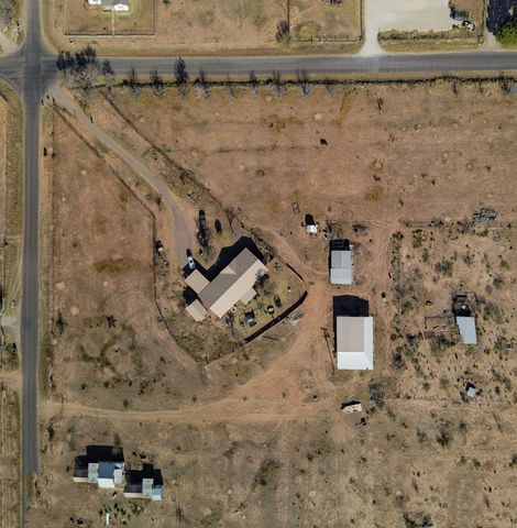 16064 N Sunflower Ave, Gardendale, TX 79758