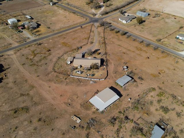 16064 N Sunflower Ave, Gardendale, TX 79758