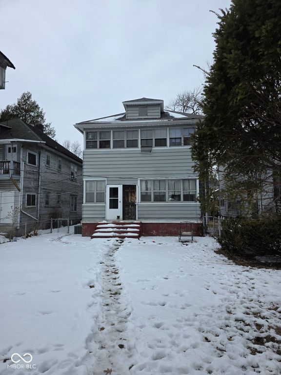 1604 S Center Street, Terre Haute, IN 47802