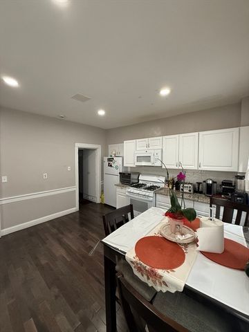 86 Oak Street A, Waltham, MA 02453