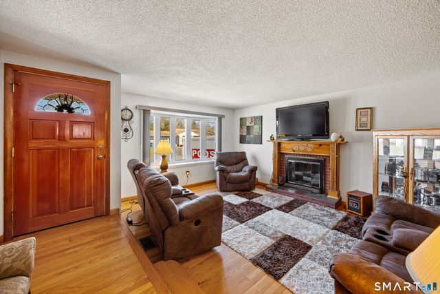 33 Provencher Drive, Plainville, CT 06062