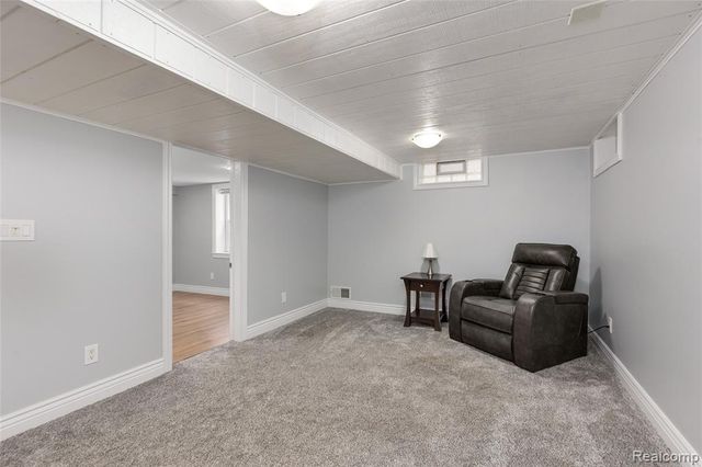 9474 Thames Boulevard, White Lake, MI 48386