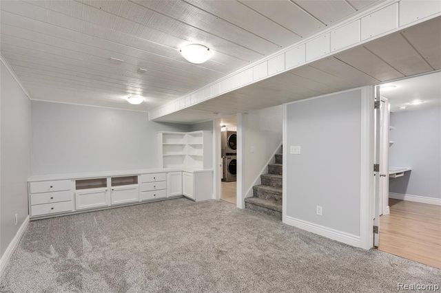 9474 Thames Boulevard, White Lake, MI 48386