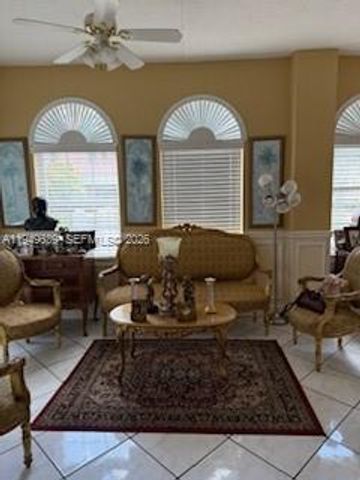 10060 SW 122nd Ave, Miami, FL 33186