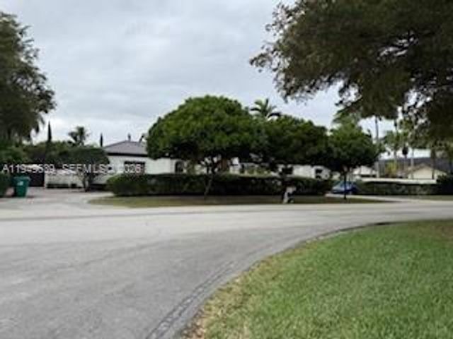 10060 SW 122nd Ave, Miami, FL 33186