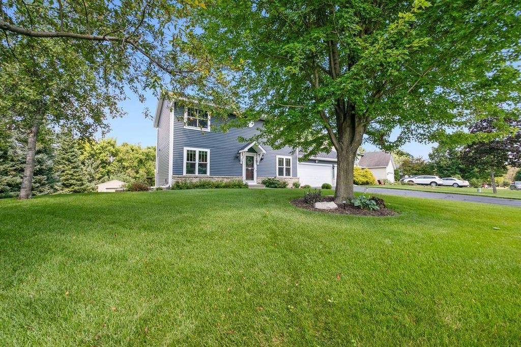 9000 Parkside Drive, Woodbury, MN 55125