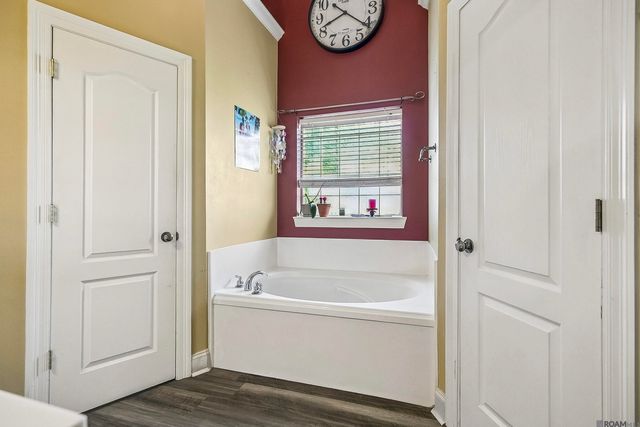 33990 Renee Ave, Denham Springs, LA 70706