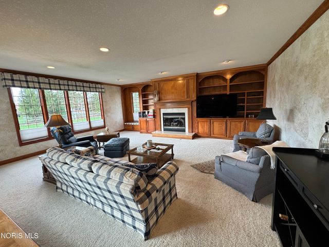 7455 Valhalla Drive, Maumee, OH 43537