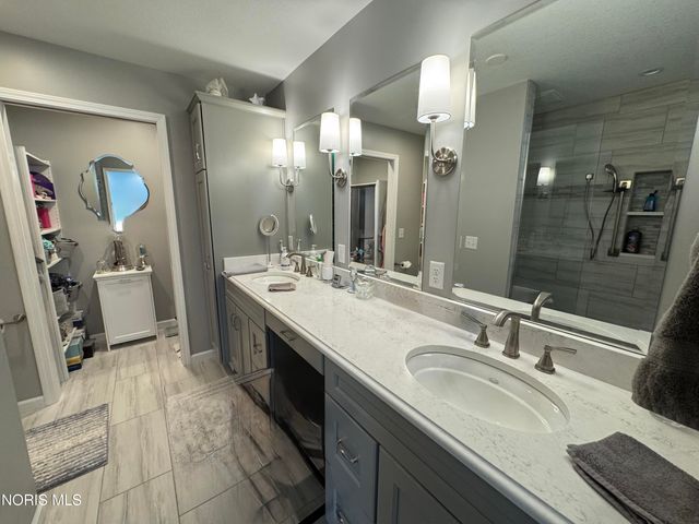 7455 Valhalla Drive, Maumee, OH 43537