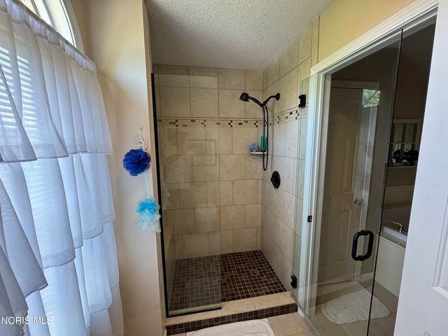 7455 Valhalla Drive, Maumee, OH 43537