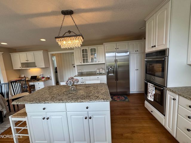 7455 Valhalla Drive, Maumee, OH 43537
