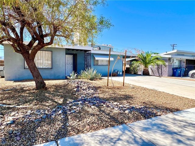 2300 Santa Clara Drive, Las Vegas, NV 89104