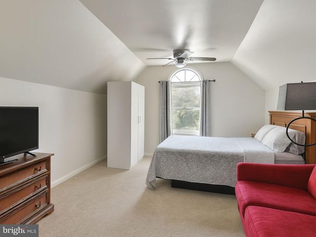 100 VICTORIA DR, Montgomeryville, PA 18936