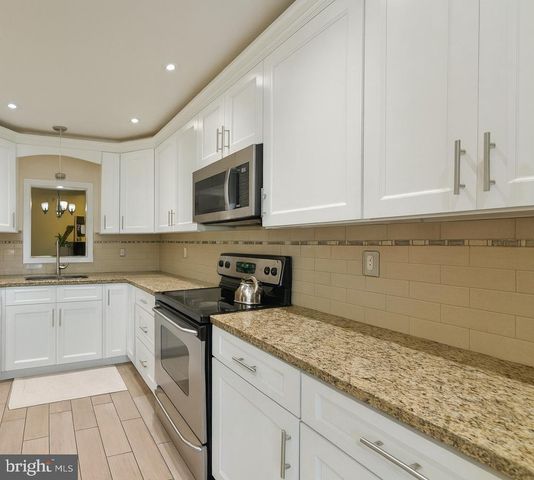 100 VICTORIA DR, Montgomeryville, PA 18936