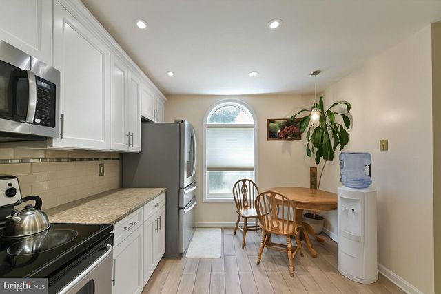 100 VICTORIA DR, Montgomeryville, PA 18936