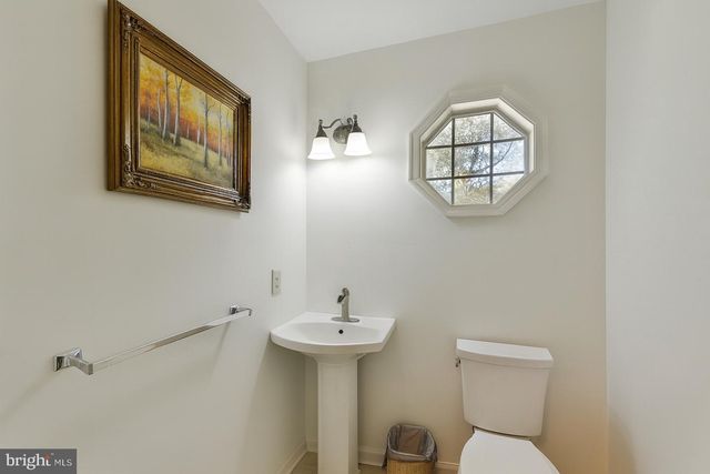 100 VICTORIA DR, Montgomeryville, PA 18936