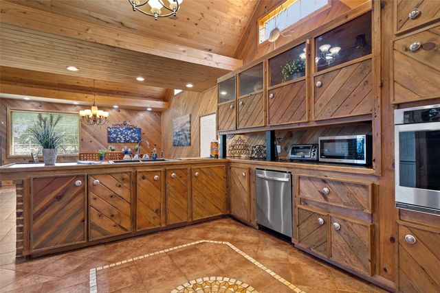 1193 Dogwood Drive, Chandler, TX 75758