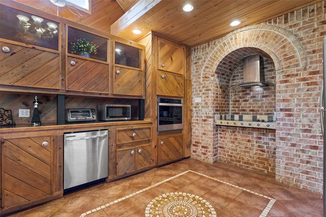 1193 Dogwood Drive, Chandler, TX 75758