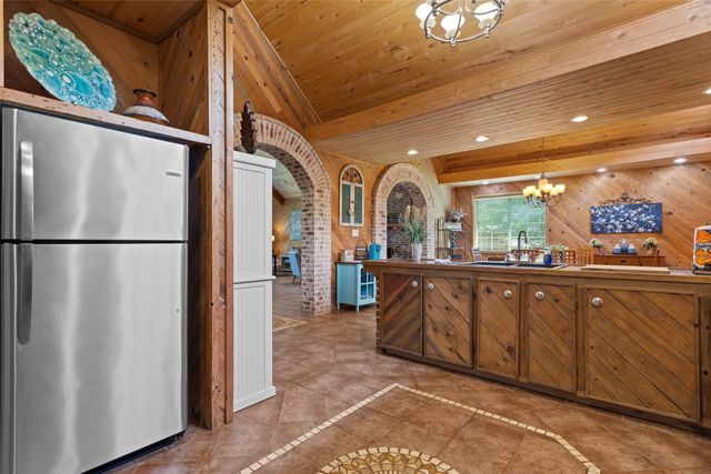 1193 Dogwood Drive, Chandler, TX 75758