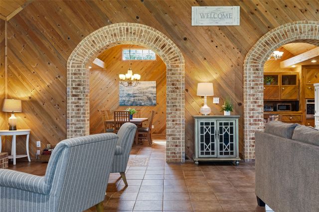 1193 Dogwood Drive, Chandler, TX 75758