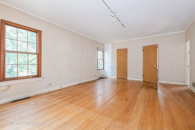 10057 S Bell Avenue, Chicago, IL 60643