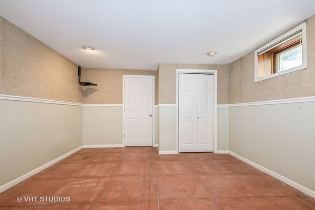 10057 S Bell Avenue, Chicago, IL 60643