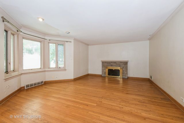 10057 S Bell Avenue, Chicago, IL 60643