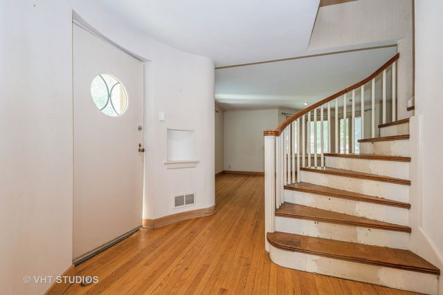 10057 S Bell Avenue, Chicago, IL 60643