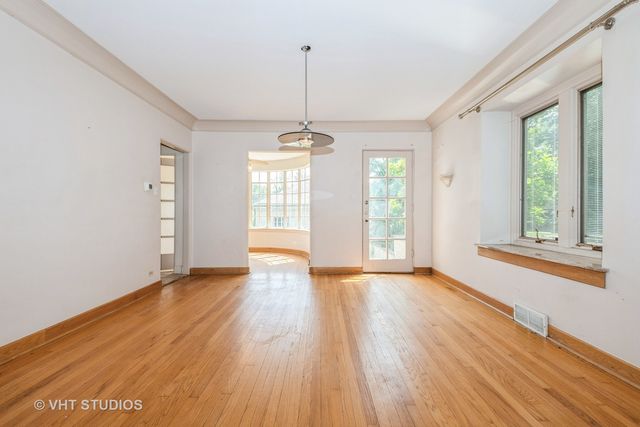 10057 S Bell Avenue, Chicago, IL 60643