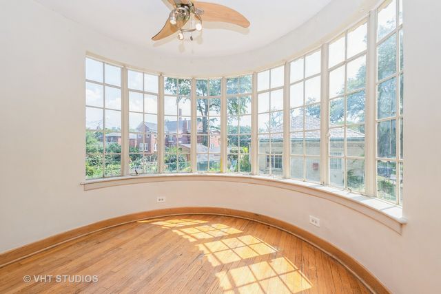 10057 S Bell Avenue, Chicago, IL 60643