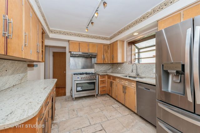 10057 S Bell Avenue, Chicago, IL 60643