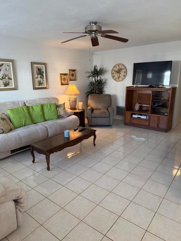 3160 Lake Osborne Drive 112, Lake Worth Beach, FL 33461