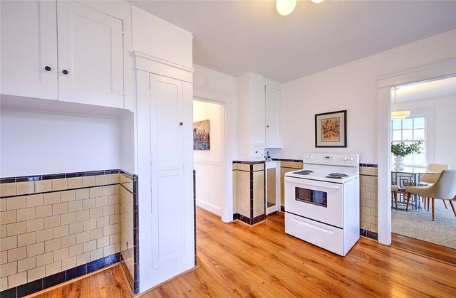 89 Dexterdale Road, Providence, RI 02906