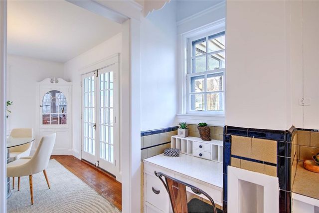 89 Dexterdale Road, Providence, RI 02906