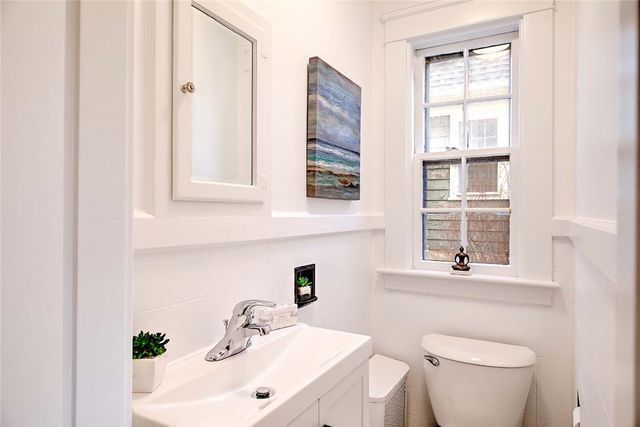 89 Dexterdale Road, Providence, RI 02906