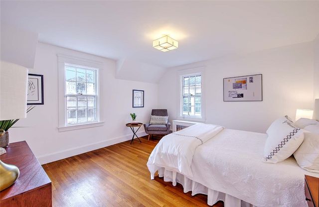 89 Dexterdale Road, Providence, RI 02906