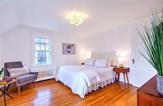 89 Dexterdale Road, Providence, RI 02906