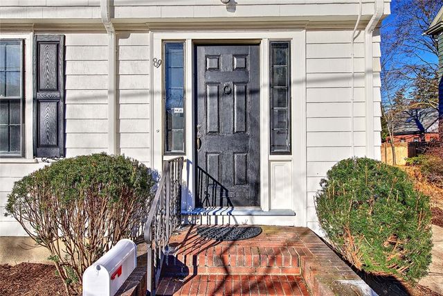 89 Dexterdale Road, Providence, RI 02906