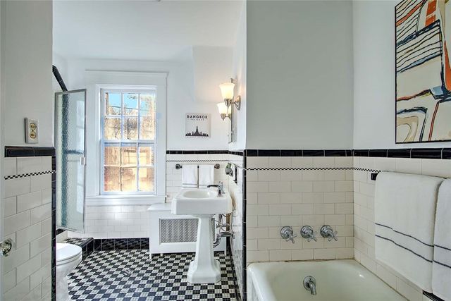 89 Dexterdale Road, Providence, RI 02906