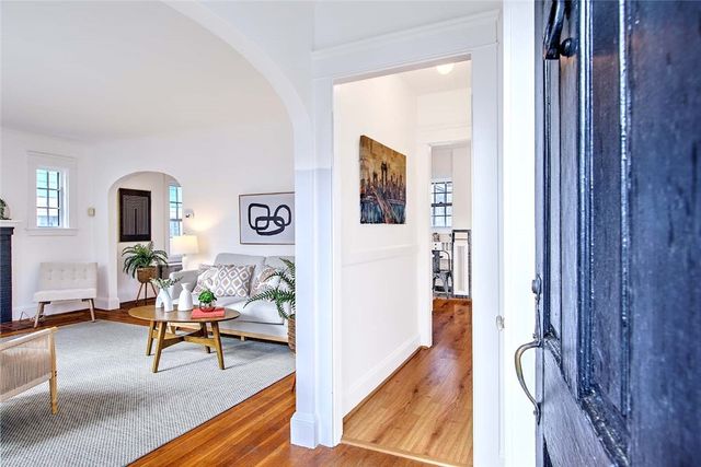 89 Dexterdale Road, Providence, RI 02906